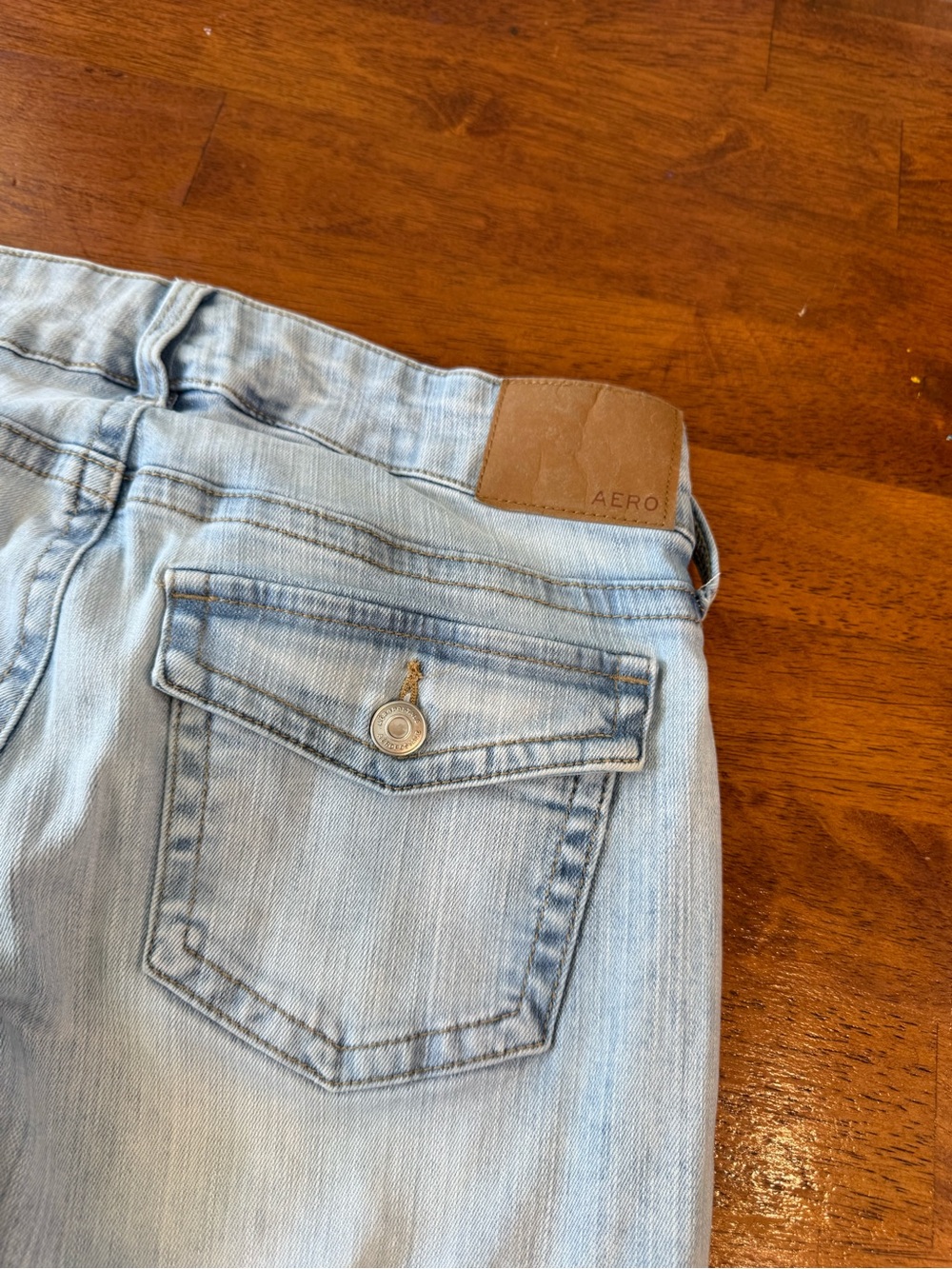 Aeropostale Low Rise Flare Jeans Light Wash Stretch Denim Womens Size 6 regular - Picture 9 of 11